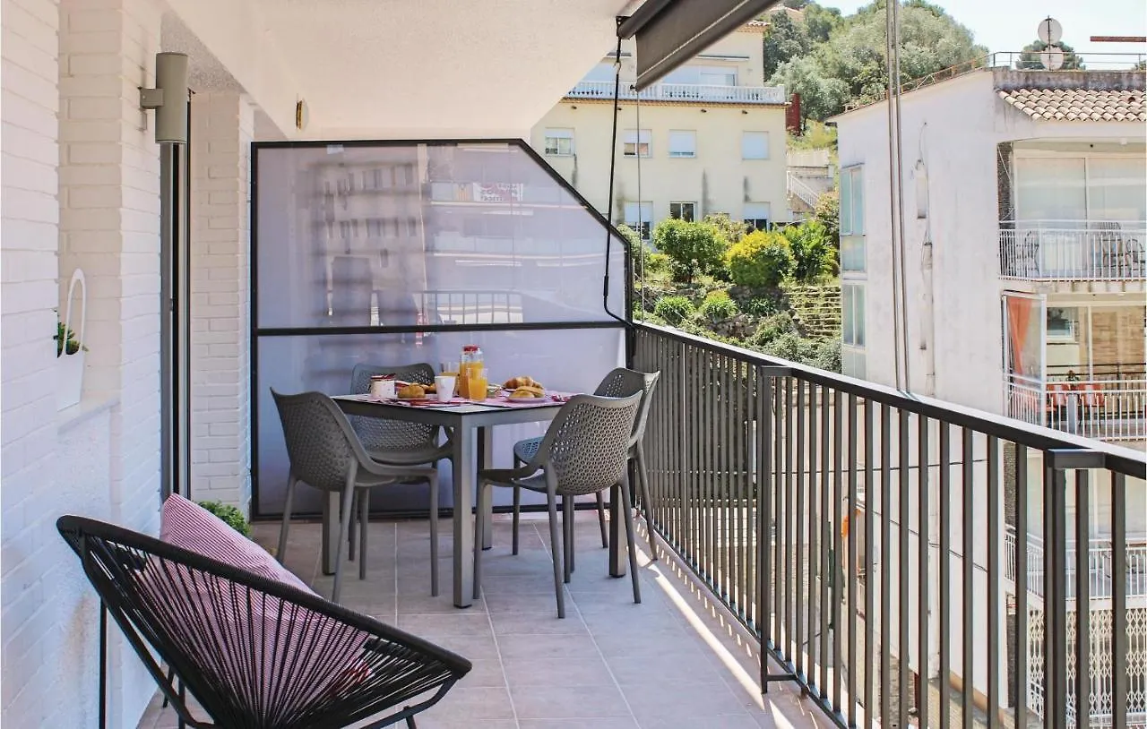 Amazing Apartment In Tossa De Mar With Kitchen