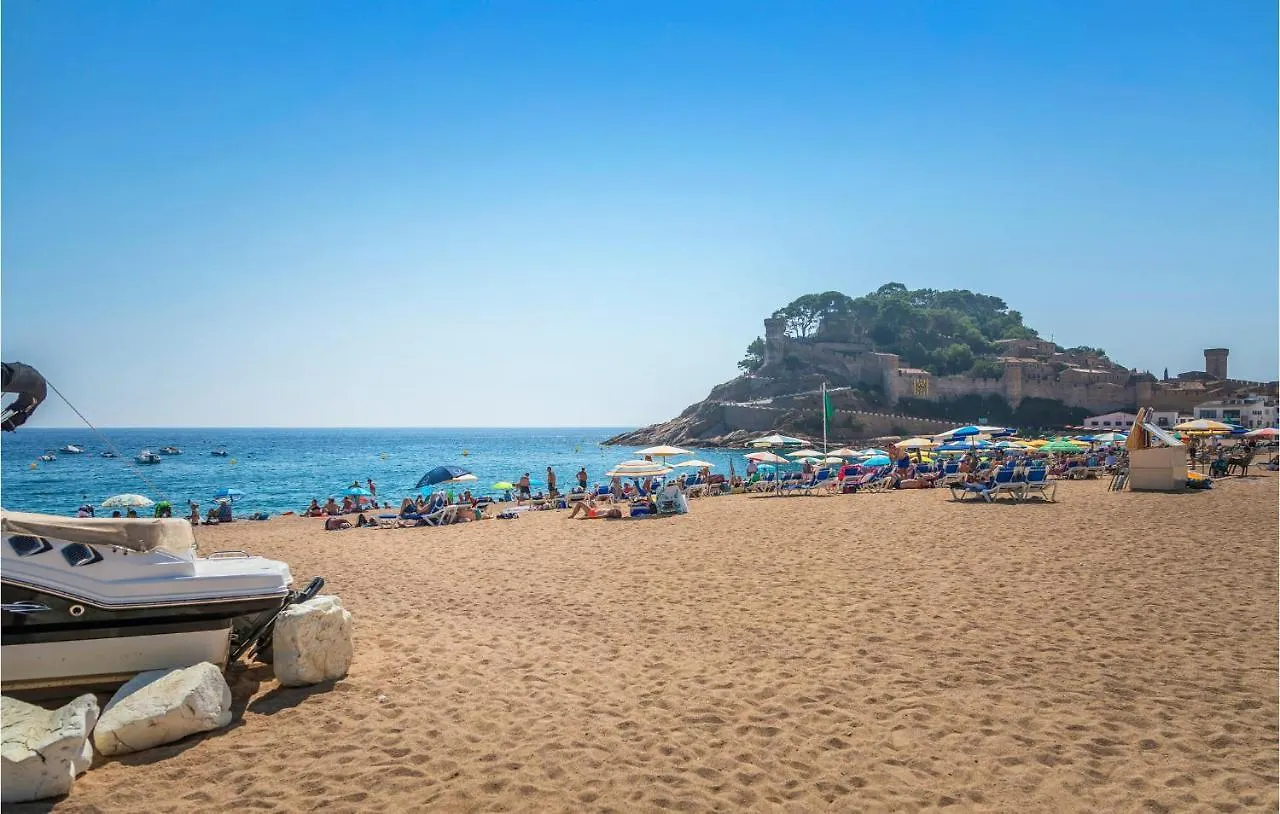 Amazing Apartment In Tossa De Mar With Kitchen