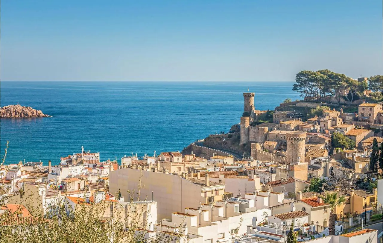 Amazing Apartment In Tossa De Mar With Kitchen İspanya